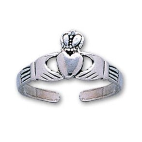 Tring med Claddagh symbolet