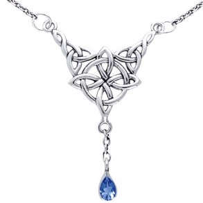 Halskde med Keltisk 4 punkts knude og Safir