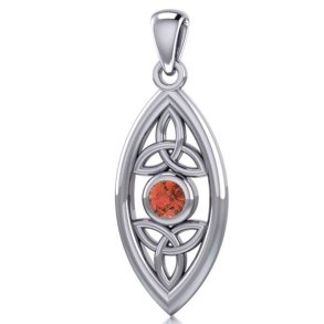 Vedhng med Triquetra - Treenighedssymbolet og Rd Granat - 32mm - u/kde