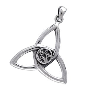 Vedhng med Triquetra - Treenighedssymbolet og Pentagrammet - 31mm - u/kde