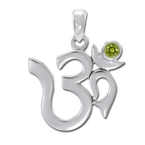 AUM vedhng med Peridot - 26mm - u/kde